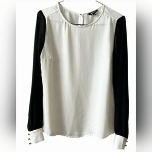 RW&CO. Cream and Gray Long Sleeve Blouse